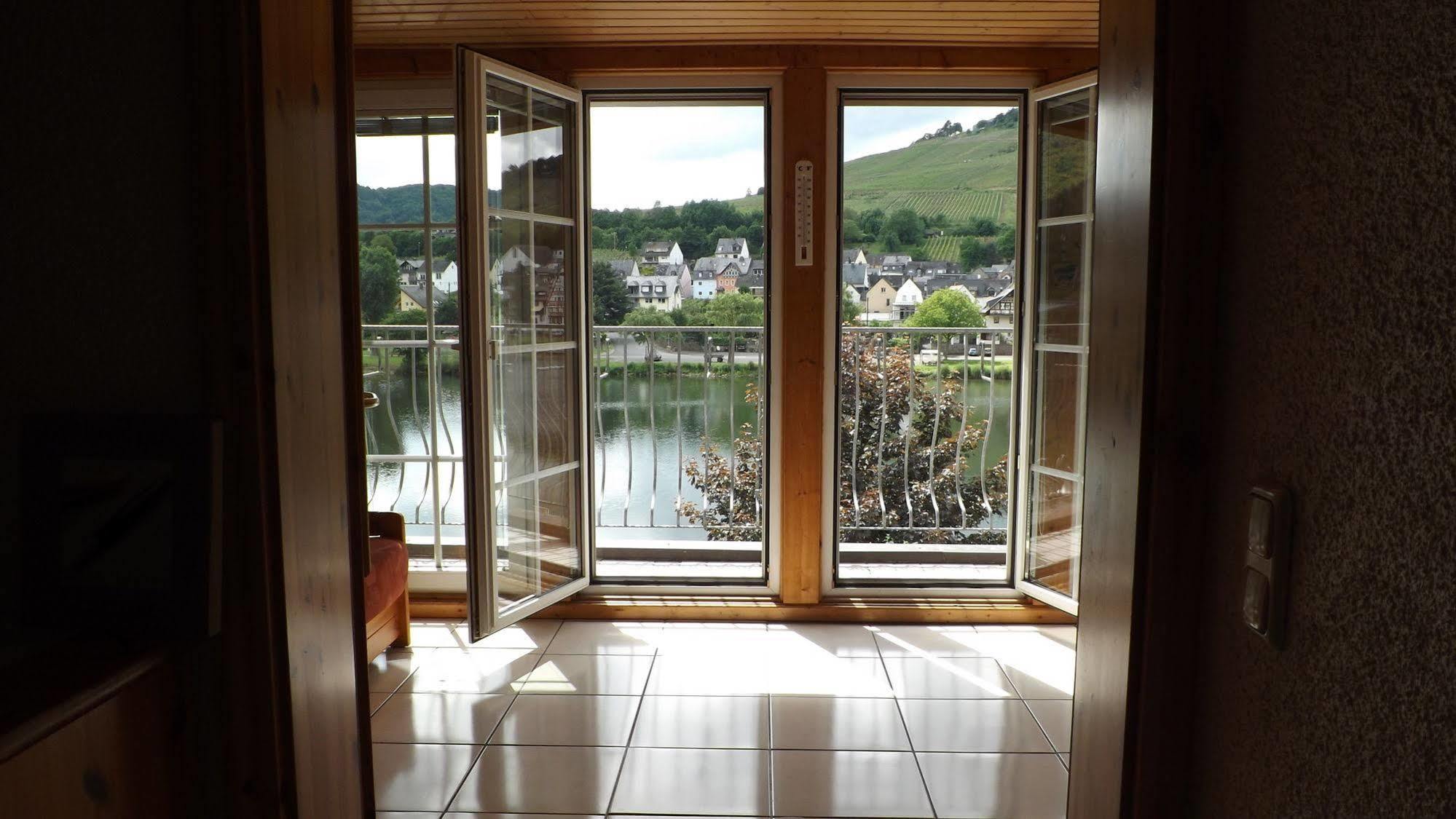 첼 안 데어 모젤 Mosel Panorama 아파트 외부 사진
